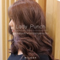 Lady Punch มนต์เสน่ห์ผมสีน้ำตาลสวยหวานซ่อนเปรี้ยว